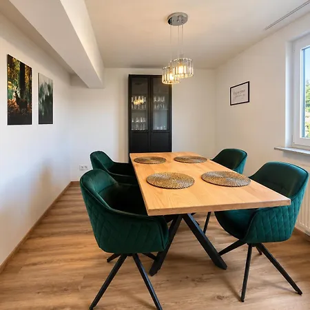 Sehr Schoene, Gemuetliche In Apartment